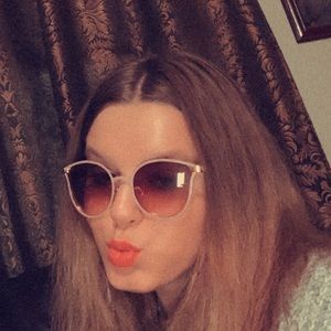 Meet your Posher, Katelynn